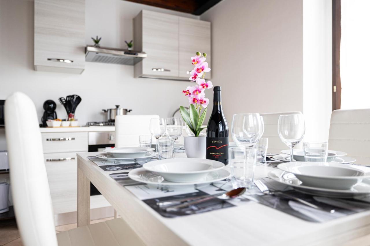 Ferienwohnung 10' Da Malpensa & 1' Dalla Stazione TreniShuttle Somma Lombardo Exterior foto