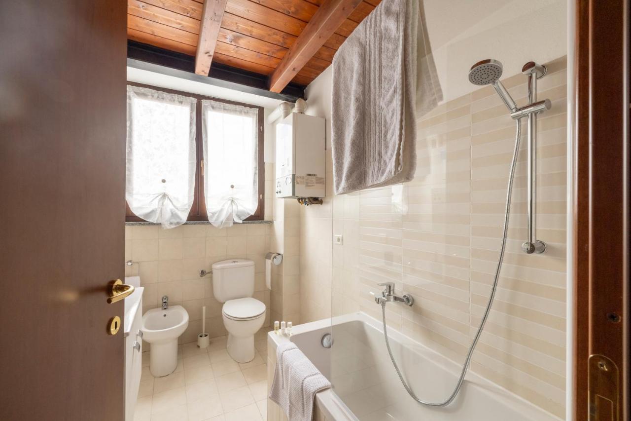 Ferienwohnung 10' Da Malpensa & 1' Dalla Stazione TreniShuttle Somma Lombardo Exterior foto